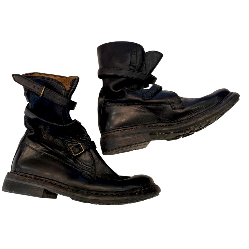 Burberry like new leather boots